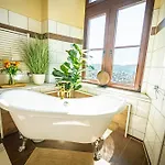 Schloss Arenfels 3* باد هونينغن