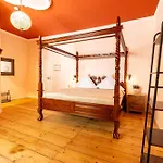 Schloss Arenfels 3*