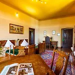Schloss Arenfels 3*