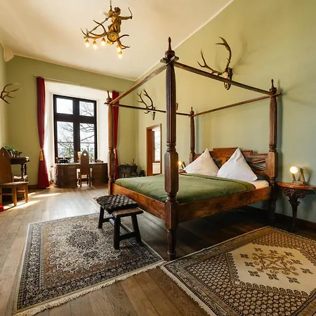 Schloss Arenfels 3*