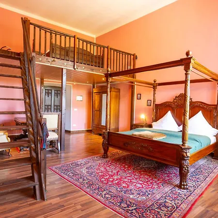 מלון Schloss Arenfels 3*